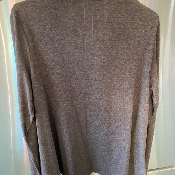 Grey cardigan with wood button - Picture 4 of 5